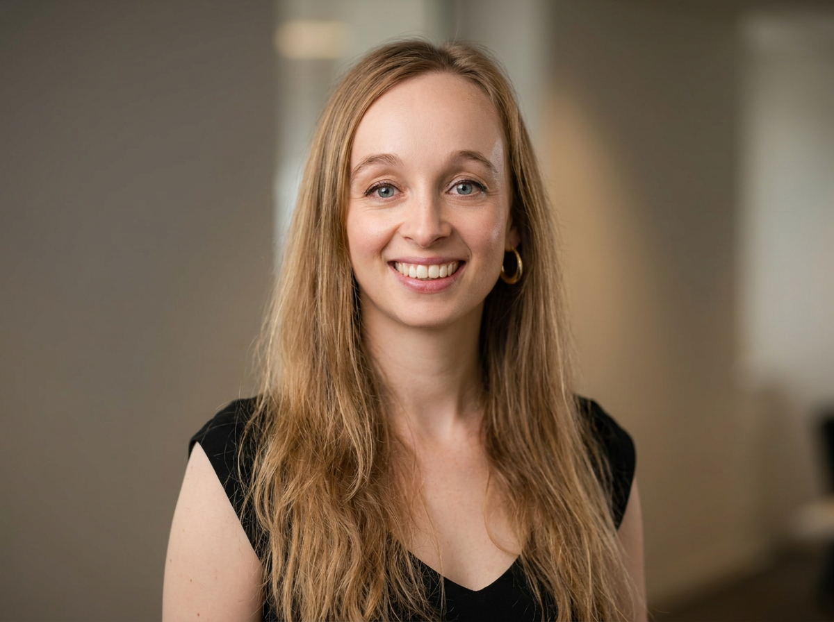 Joyce Dijkslag, founder of JD Impact Consulting, smiling — available for interim leadership and change programs